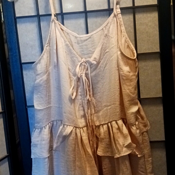 Adorable silky cami - Picture 7 of 9